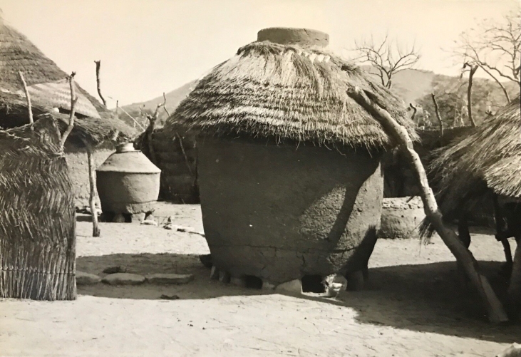 cameroun_rhumsiki__grenier_gros_plan,_kapsiki_circa_1950__argentique_cameroon