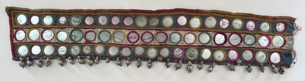 inde_ceinture_textile_banjara_a_miroirs_broderie_tribale_inde_costume_danse_xx??