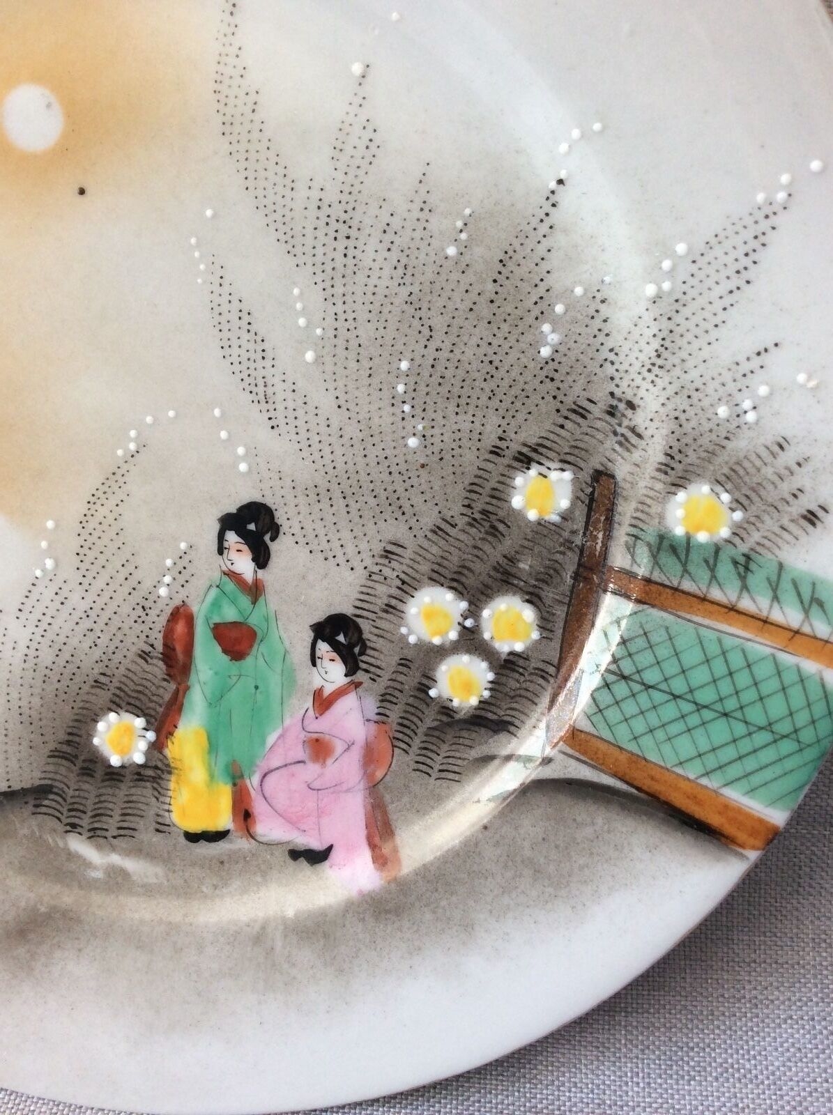 japan_japon_assiette_aux_galantes_avec_emaux_fait_main_xixe_nippon