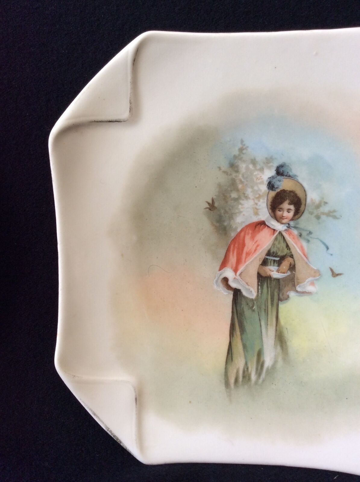 assiette_en_porcelaine_dure_de_paris_circa_1834_galante_a_chapeau_france