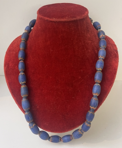 collier_de_perles_tubulaire_a_chevrons_afrique