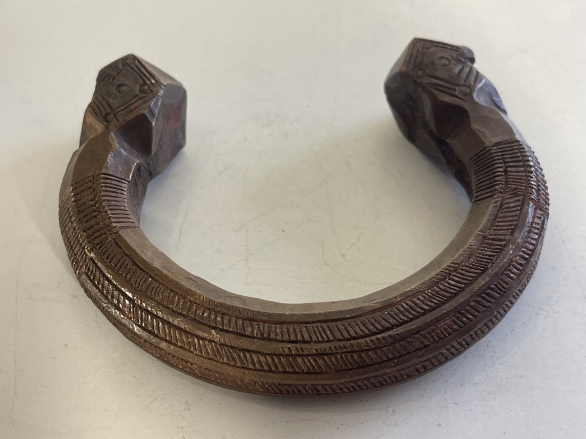 manille_afrique_ancien_anneau_monnaie_bronze_530_grammes_nigeria_xixe