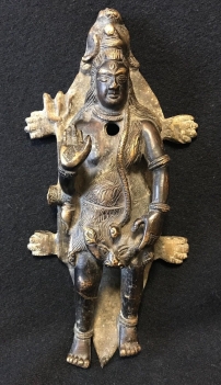 durgā_mahiṣāsuramardini_inde_bronze_a_patine_brune