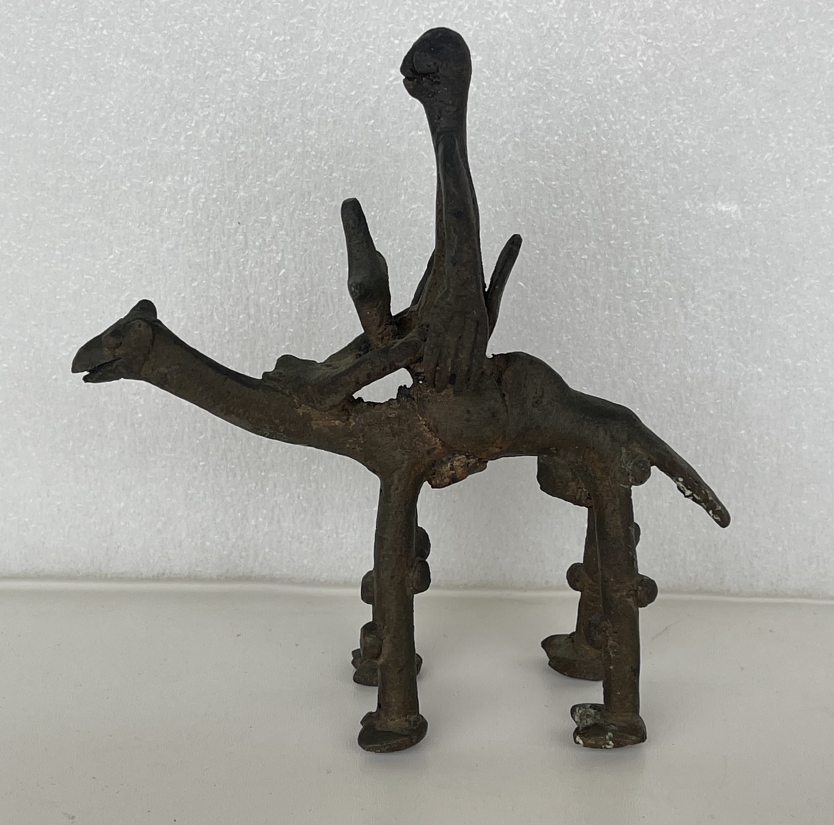 dogon_mehariste_en_bronze_du_mali_xxe_afrique_dromadaire_cavalier