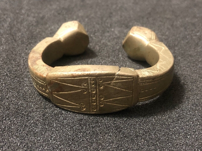 bracelet_monnaie__zone_sahelienne,_niger_avant_1948__afrique_