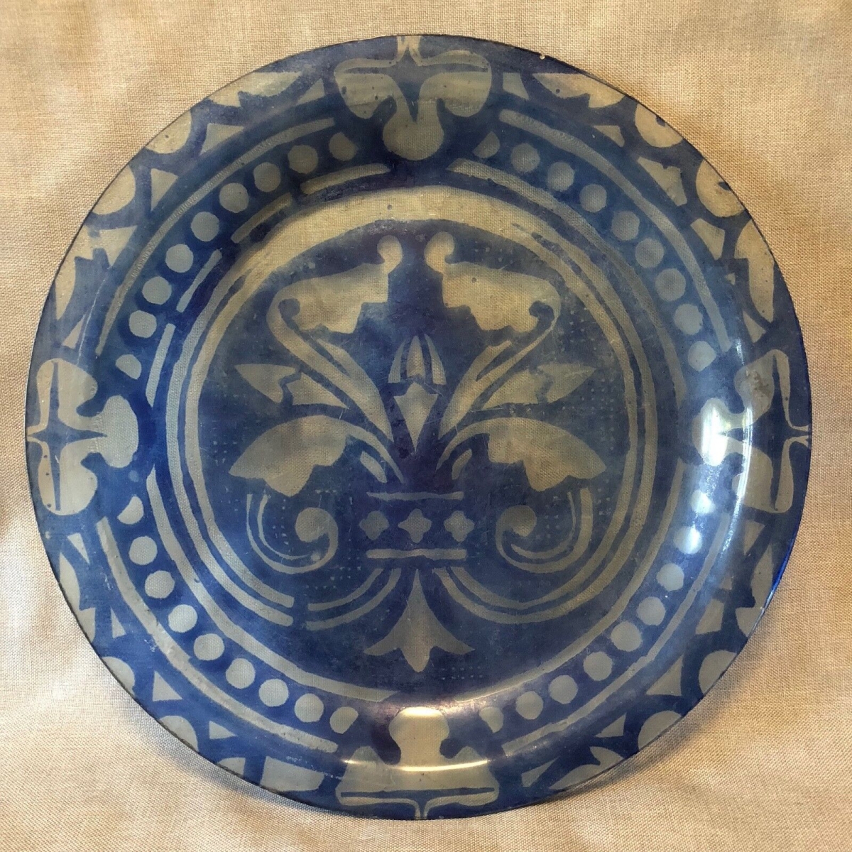 plat_bleu_fleur_de_lys_omeyade_ou_mamelouk_islam_turquie_orientalisme_ottoman