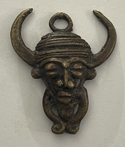 cote_divoire_pendentif_esprit_buffle_djimini_force_spiritualite_xxe_afrique