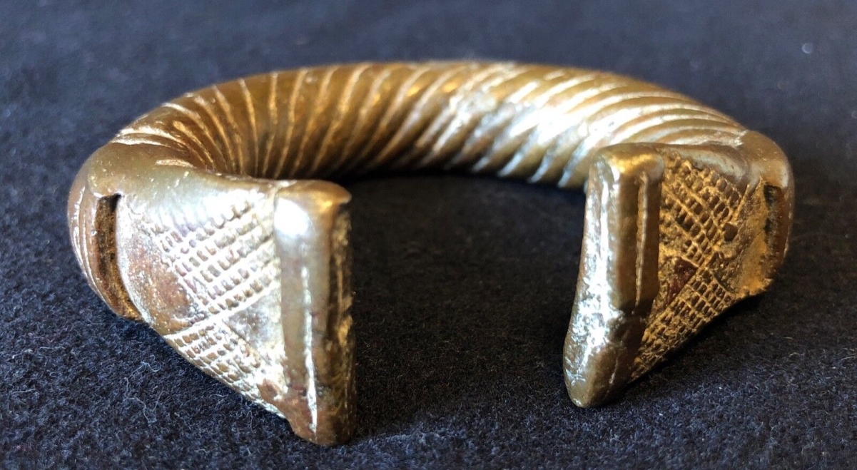 bracelet_torsade_bronze_minchika_nigeria_afrique__bracelet_monnaie_bijoux_