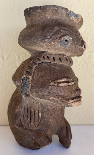 afrique_de_l???ouest__pot_anthropomorphe_en_terre_cuite_premiere_moitie_du_xxe