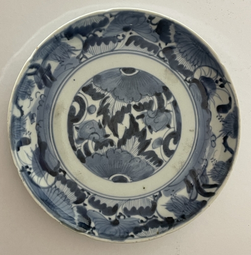 chine_porcelaine_décor_blanc_et_bleu_chine_assiette_xvii_ou_debut_xviii