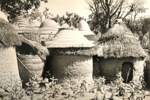 cameroun_rhumsiki_case_kapsiki_c_1950_argentique_afrique_habitat