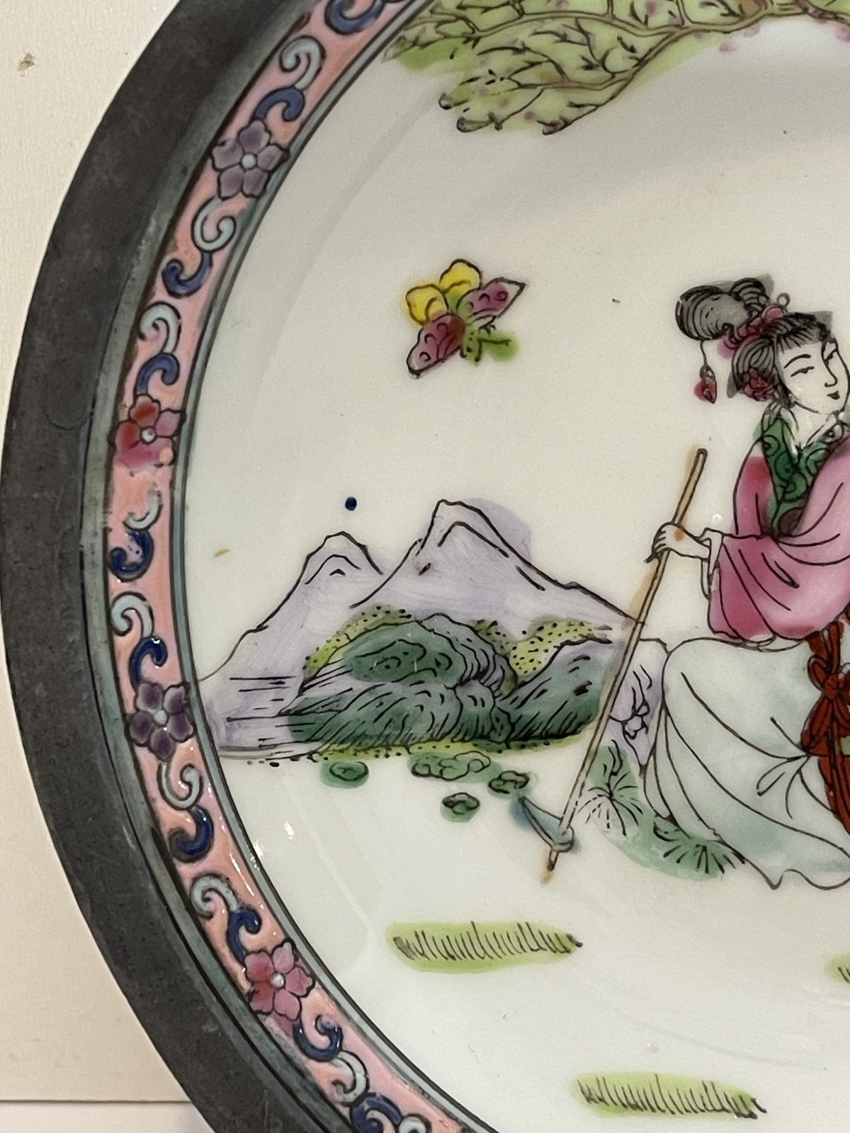 chine_coupelle_en_porcelaine_republique_signature_apocryphe_sous_couverte