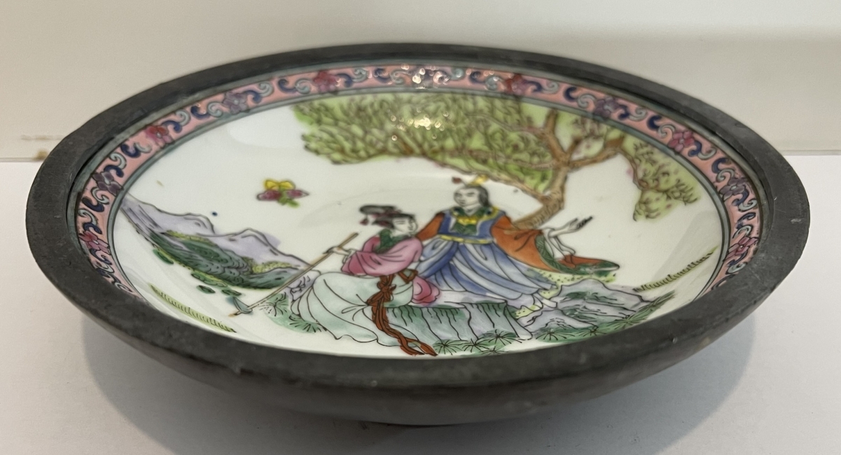 chine_coupelle_en_porcelaine_republique_signature_apocryphe_sous_couverte
