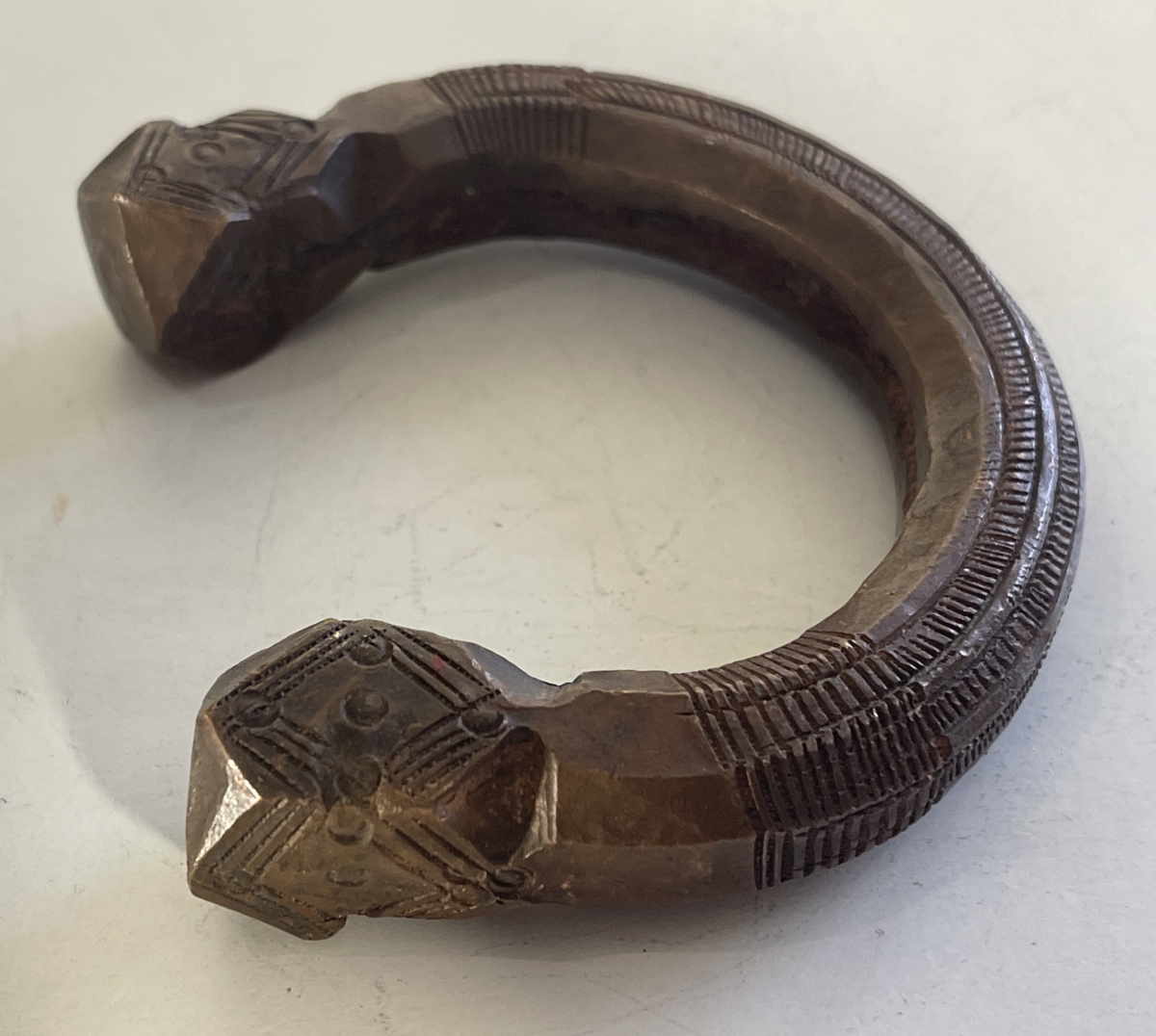 manille_afrique_ancien_anneau_monnaie_bronze_530_grammes_nigeria_xixe