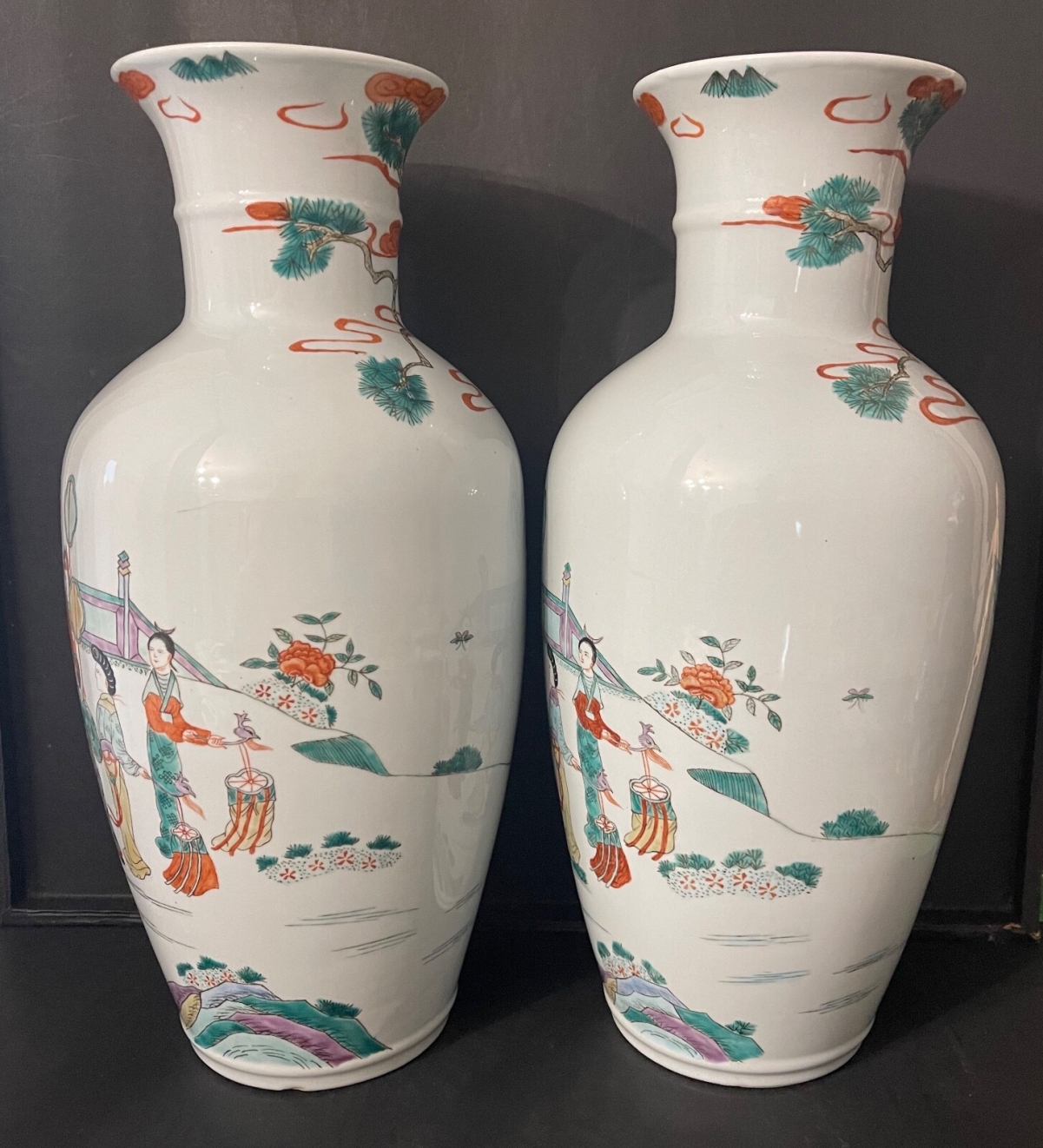 pair_chinese_qing_guangxu_porcelain_vases_polychrome_court_scene_xixth