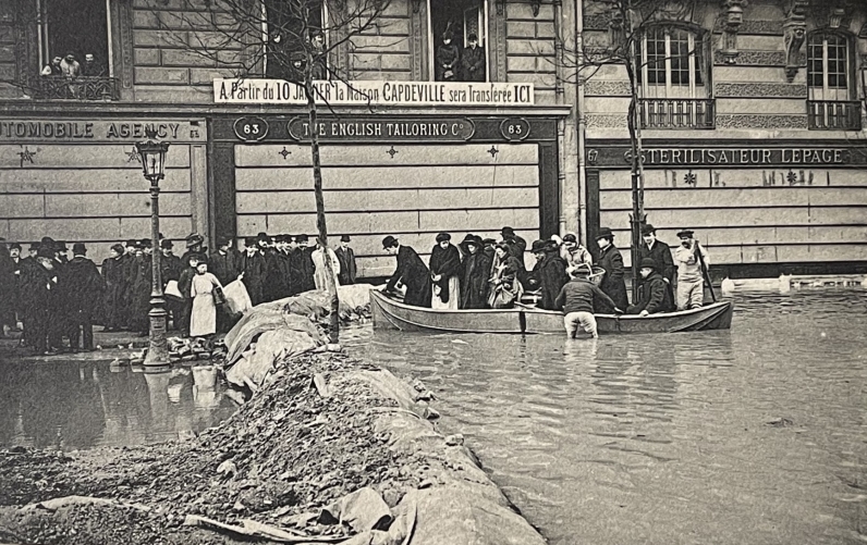 paris_inondation_barrage_boulevard_haussmann_heliogravure_de_1910_france