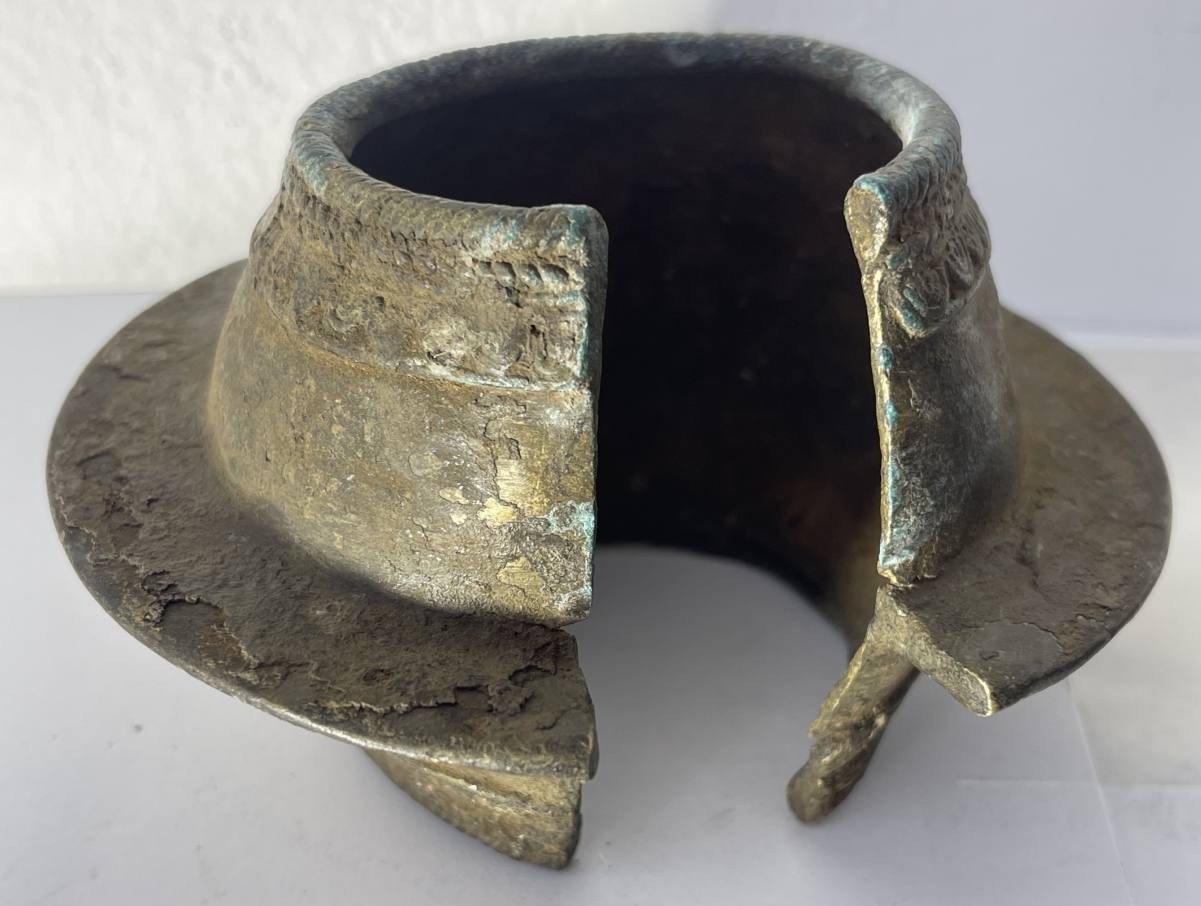 bracelet_kobre_alliage_cuivreux_mossi_en_piece_ancienne_afrique_932_grammes