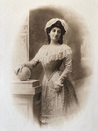 jeanne_marie_de_lisle_louise_jeanne_beugnion_1872-1926_mezzo_soprano_opera