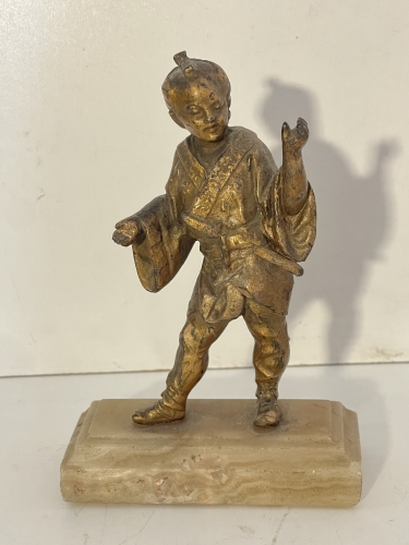 japon_jeune_personnage_en_tenue_traditionnelle_fin_xixe_debut_xxe_meiji