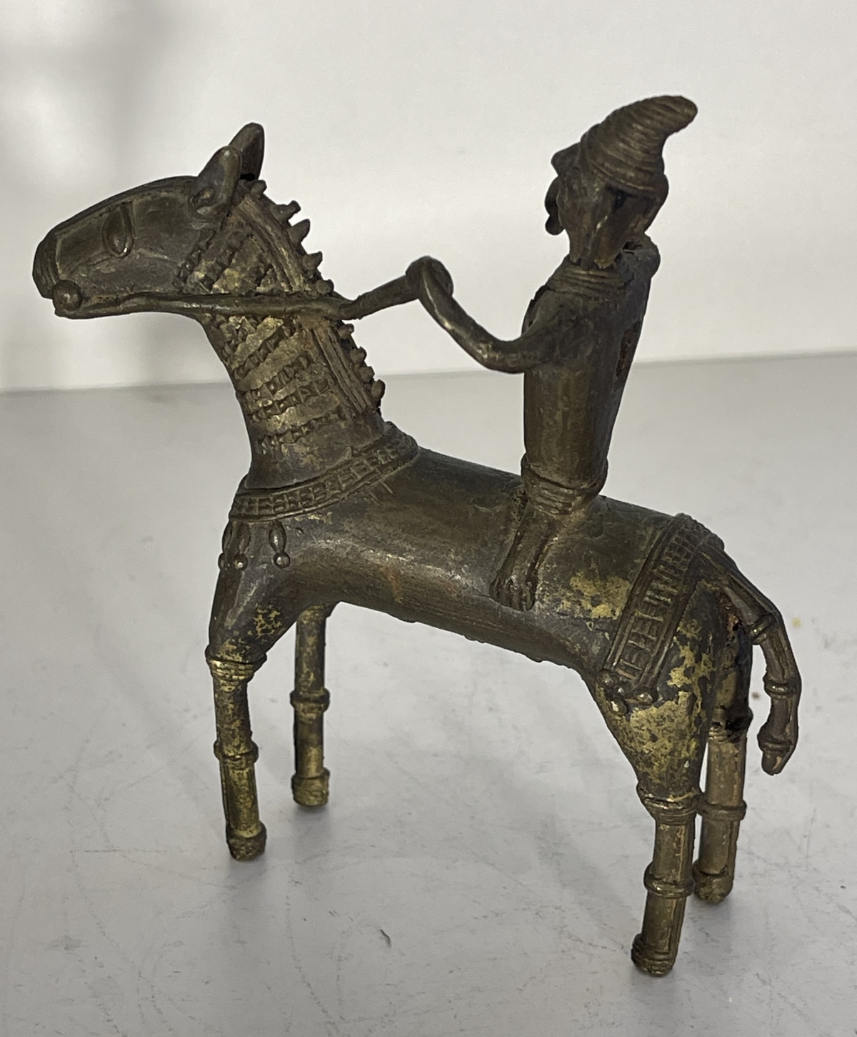 inde_femme_cavaliere_a_cheval_art_tribal_bastar_vers_1950