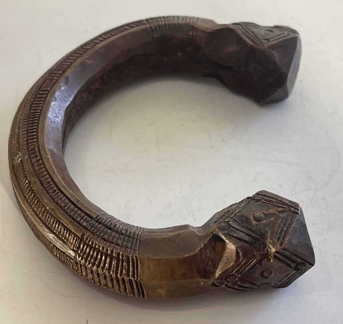 manille_afrique_ancien_anneau_monnaie_bronze_530_grammes_nigeria_xixe