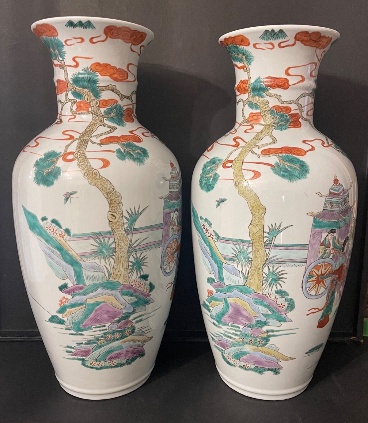pair_chinese_qing_guangxu_porcelain_vases_polychrome_court_scene_xixth