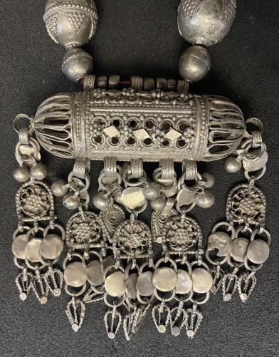 yemen_important_collier_ethnique_debut_xxe_en_argent_bas_titre