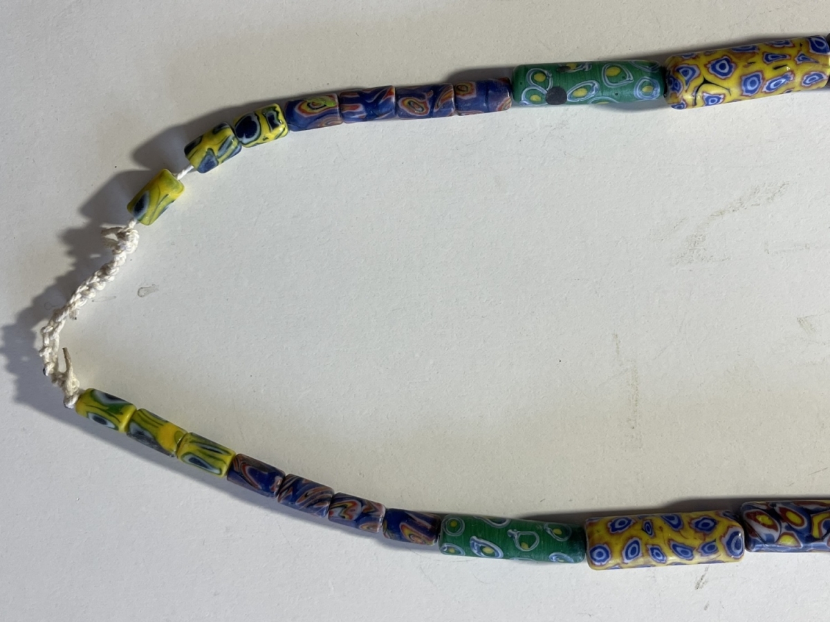 collier_ancien_en_perles_millefiori_murrine_venise_probable_168_g_37_cm