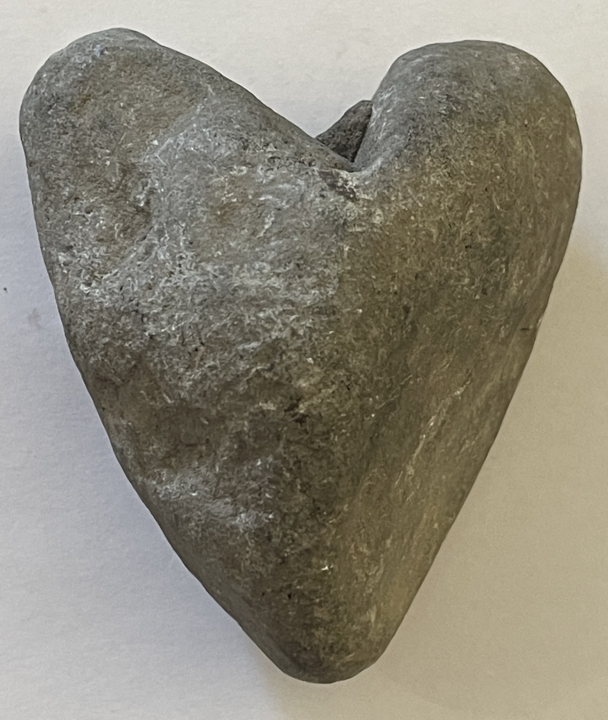amour_coeur_de_pierre_sculpture_naturelle_cardiologie_cardiologue_8,5_cm