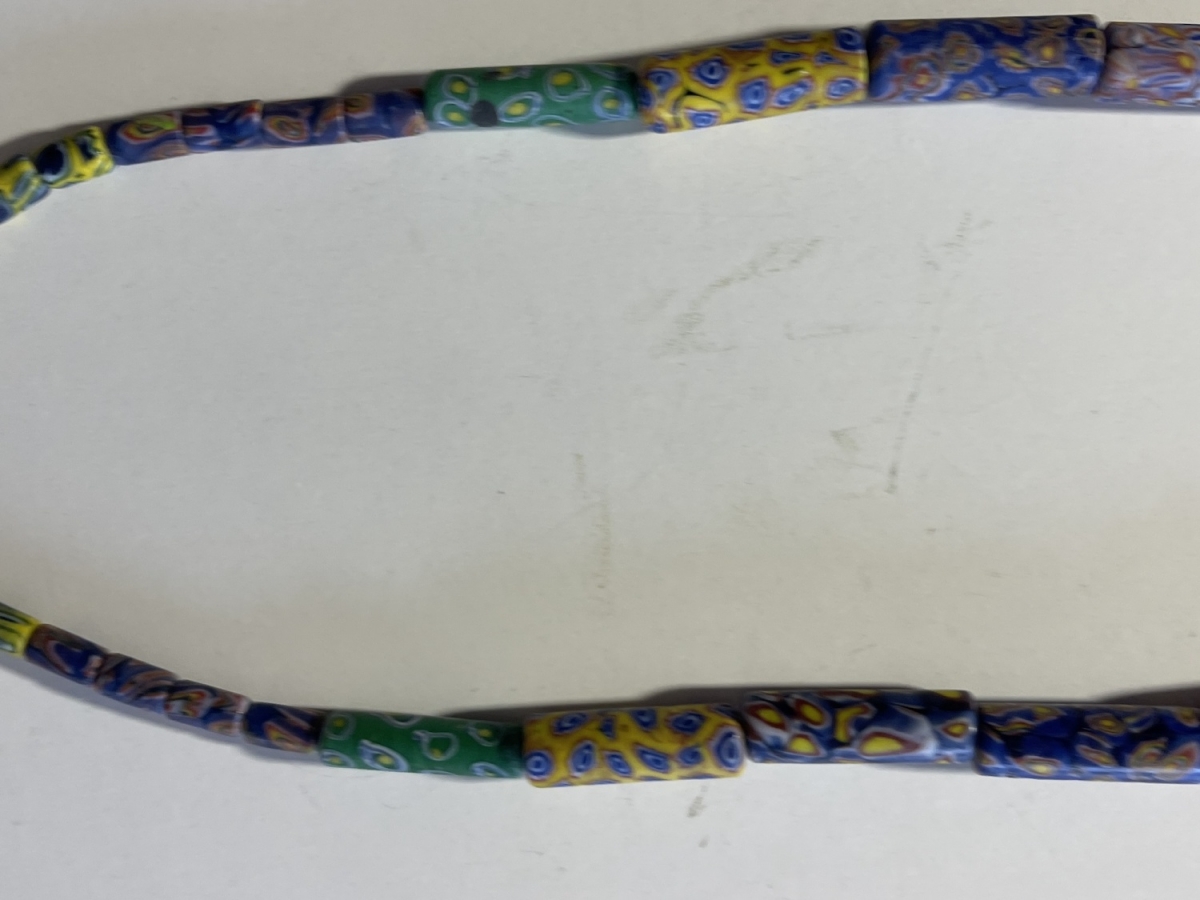 collier_ancien_en_perles_millefiori_murrine_venise_probable_168_g_37_cm