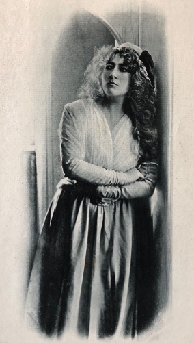 georgette_leblanc_1869-1941_dans_le_role_de_charlotte_corday_1902_cancatrice