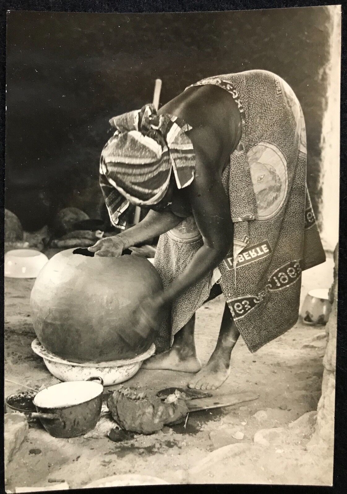 poterie_de_femme_rhumsiki_cameroun__ethnie_kapsiki__circa_1950_cameroon,_afrique_