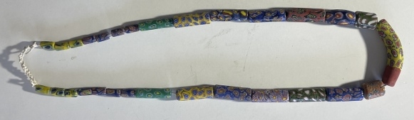 collier_ancien_en_perles_millefiori_murrine_venise_probable_168_g_37_cm