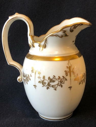 lait_en_porcelaine_de_paris_decor_empire_france_xixe