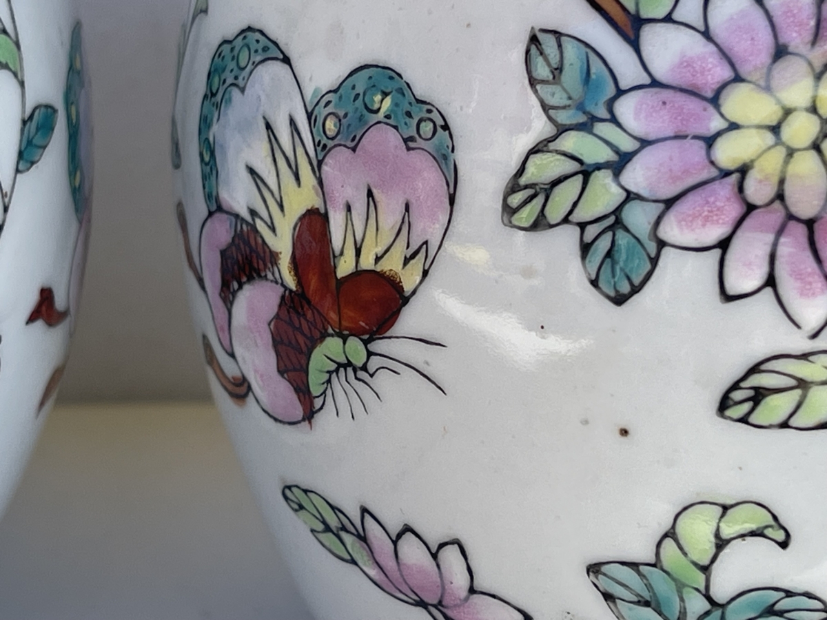 chine_paire_pots_a_gingembre_xixe_porcelaine_flore_et_papillon