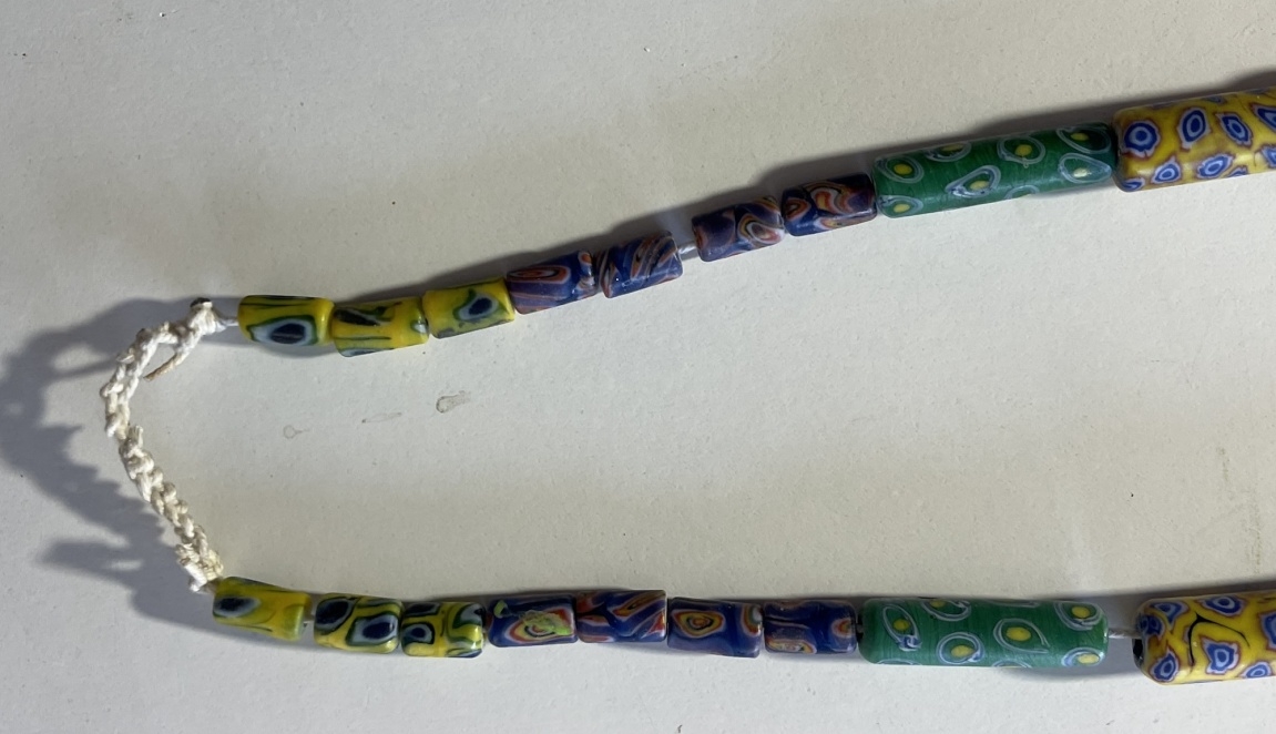 collier_ancien_en_perles_millefiori_murrine_venise_probable_168_g_37_cm