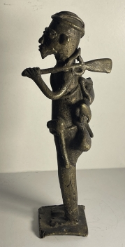 copper_alloy_hunter_statuette_???_possibly_cameroon,_grassfields_???_18_5_cm