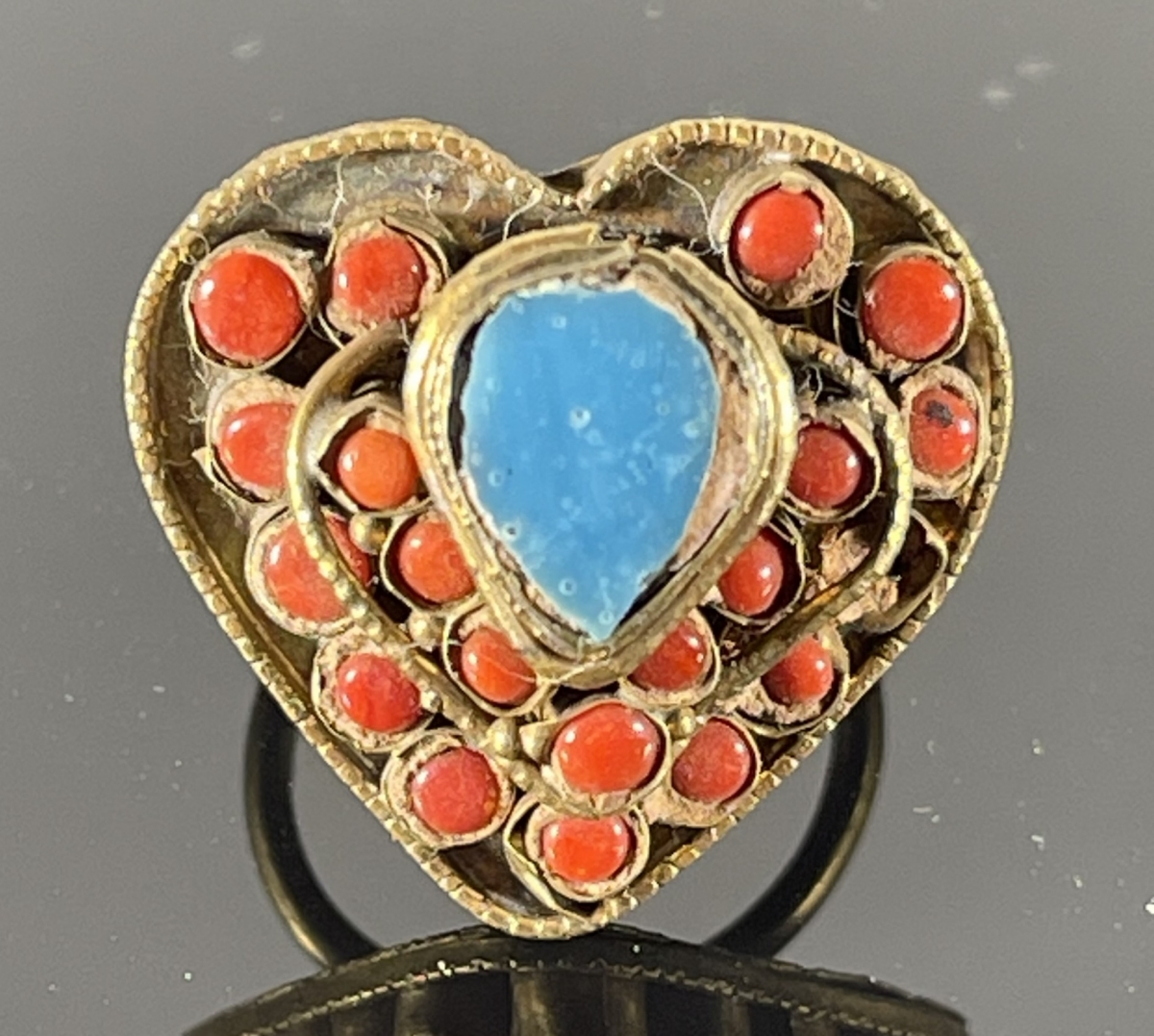afghanistan_bague_coeur_vers_1960_bijoux_ethnique_afganistan_vert_et_rouge