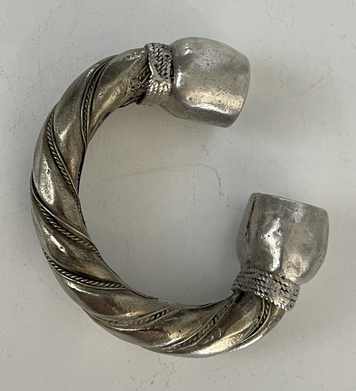 bracelet_torsade_ancien_arabie_saoudite_ou_yemen_196_grammes