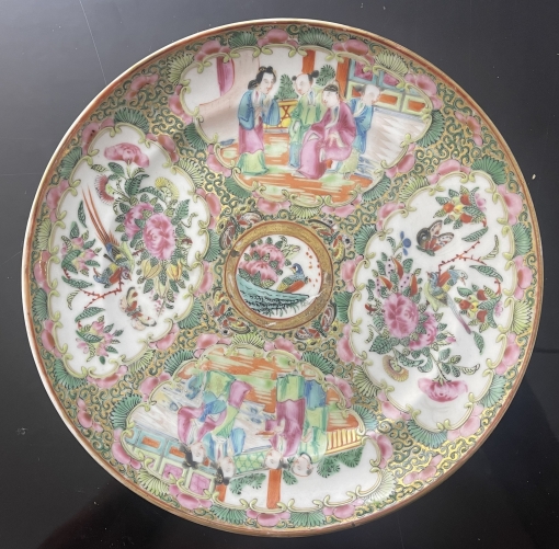 chine_assiette_porcelaine_de_canton_polychrome_decors_de_personnages_xixe_asie