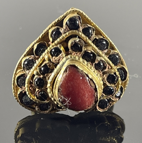 afghanistan_bague_coeur_vers_1960_bijoux_ethnique_afganistan_noir_et_rouge