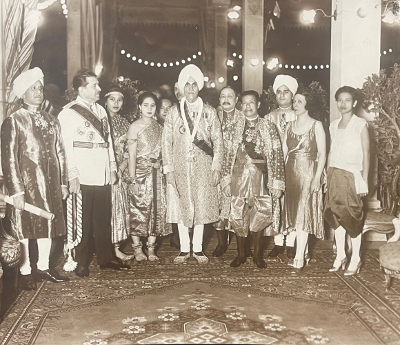 cambodge_roi_preah_bat_sisowath_monivong_1875_-_1941_photographie_vers_1925
