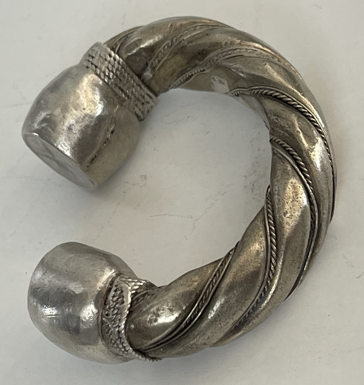 bracelet_torsade_ancien_arabie_saoudite_ou_yemen_196_grammes