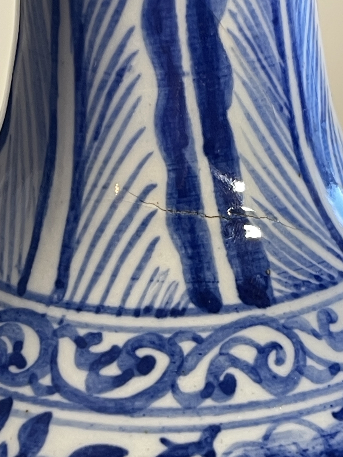 blue_and_white_porcelain_vase_chinese_19th_century_china_chine