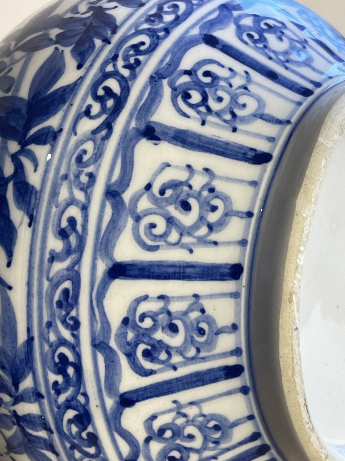 blue_and_white_porcelain_vase_chinese_19th_century_china_chine