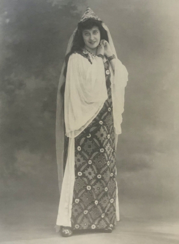 mlle_p__herval_role_de_messaouda_marchand_de_pasteque_theatre_du_vaudeville_1900