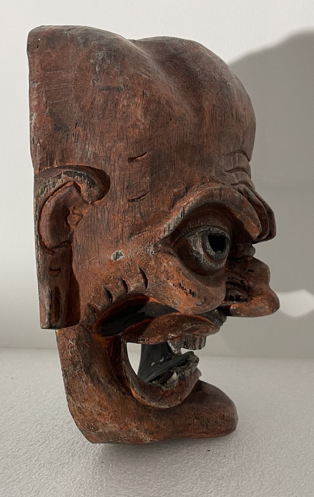 japon_masque_de_theatre_no_en_bois_31_cm_de_long_par_27_cm_de_large