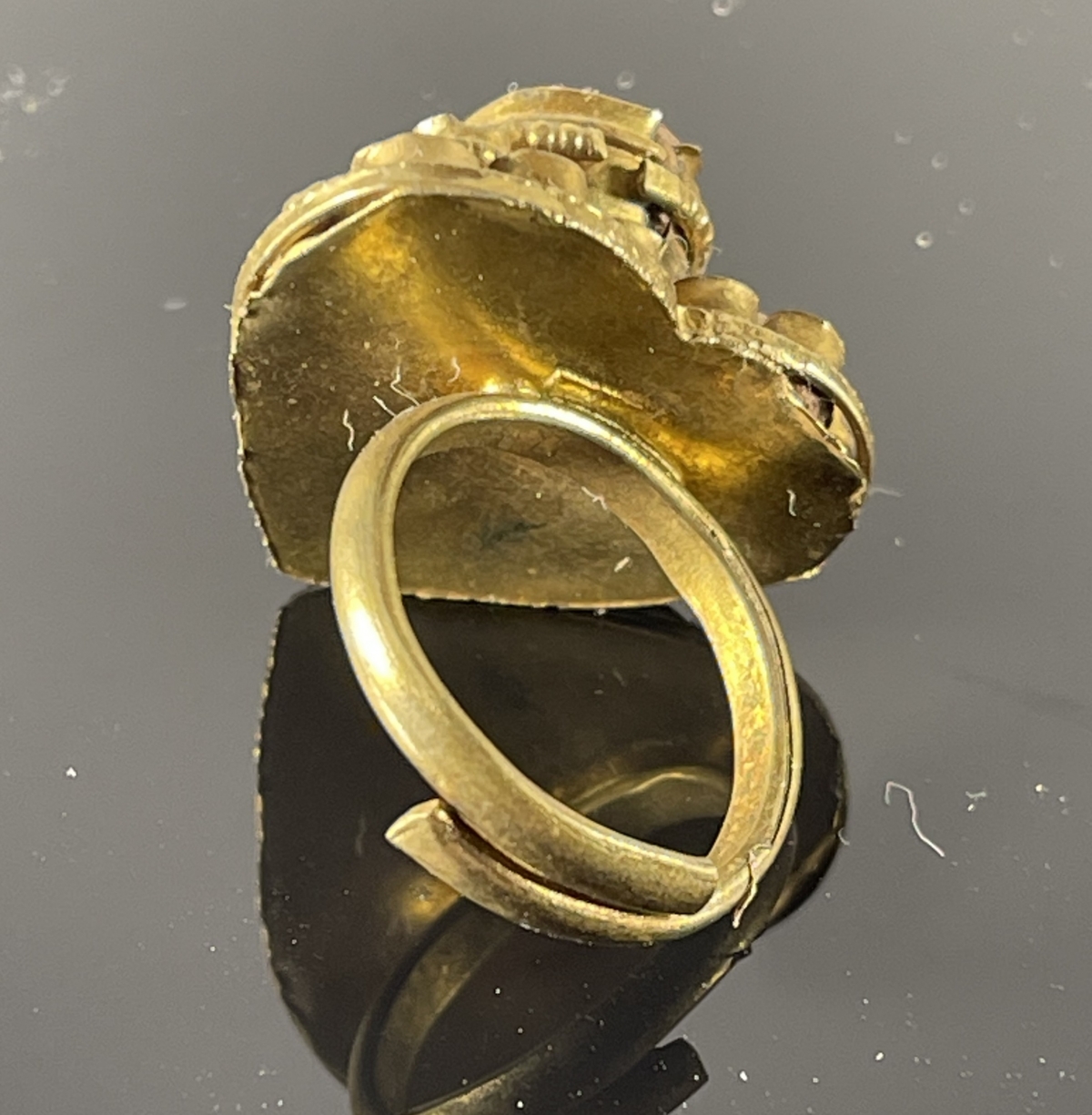 afghanistan_bague_coeur_vers_1960_bijoux_ethnique_afganistan_noir_et_rouge
