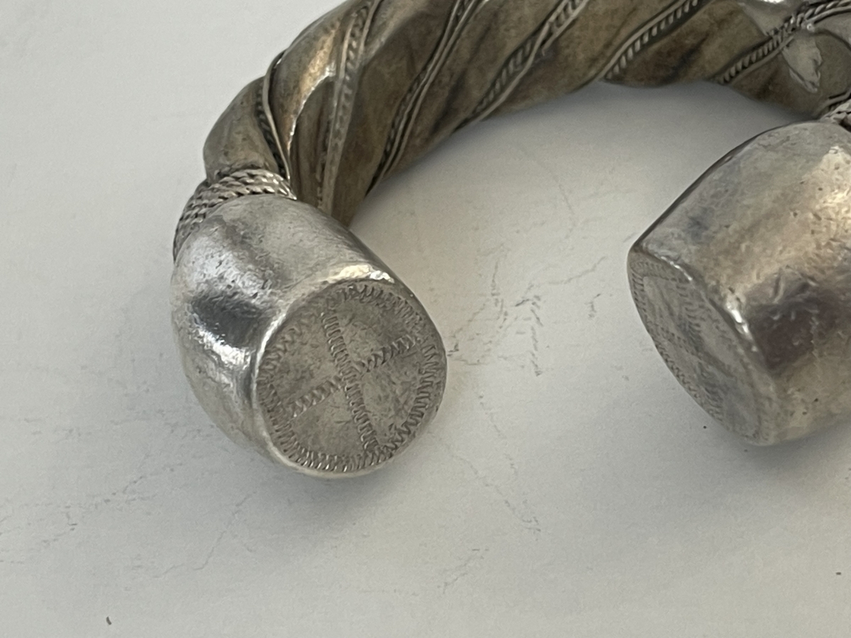 bracelet_torsade_ancien_arabie_saoudite_ou_yemen_196_grammes