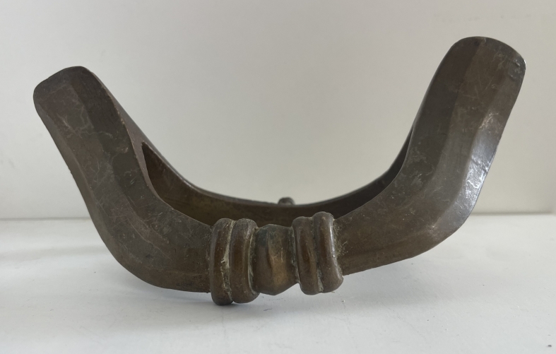 senoufo_grand_bracelet_monnaie_chevillere_en_bronze_afrique